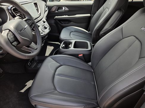 New 2026 Chrysler Pacifica Select w/ S Appearance Package FWD image 20