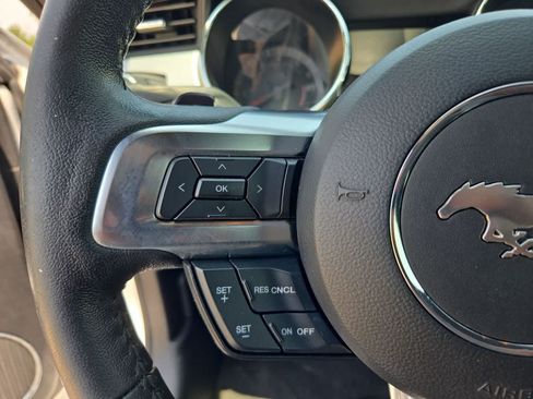 Used 2017 Ford Mustang GT RWD image 19