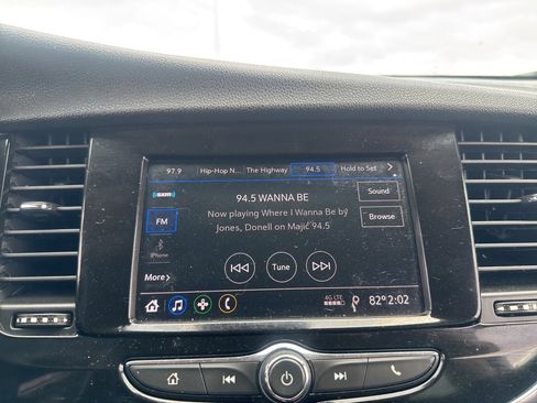 Used 2022 Buick Encore Preferred image 38