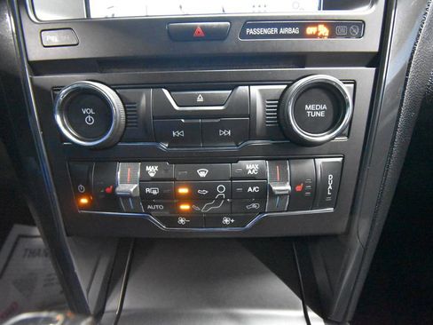 Used 2017 Ford Explorer XLT w/ Equipment Group 202A image 18
