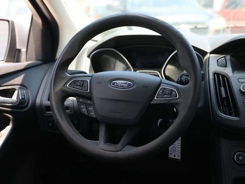 Used 2016 Ford Focus SE FWD image 27