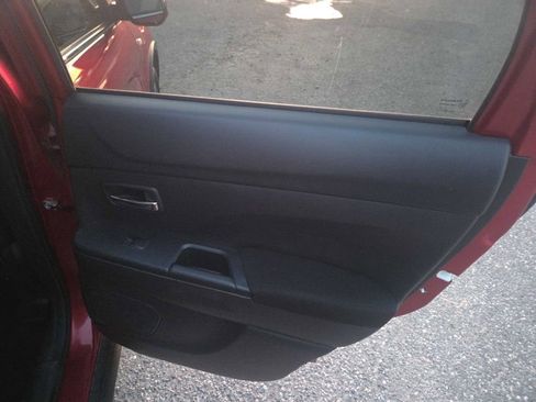 Used 2013 Mitsubishi Outlander Sport LE image 20