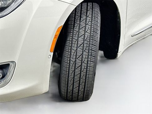 Used 2019 Chrysler Pacifica Limited w/ Tire & Wheel Group image 25