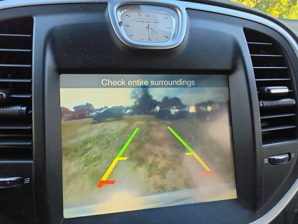 Used 2012 Chrysler 300 C RWD image 7