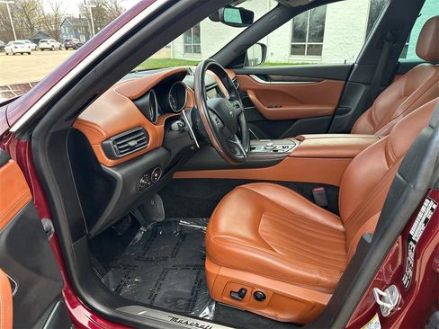 Used 2017 Maserati Levante S AWD/4WD image 9