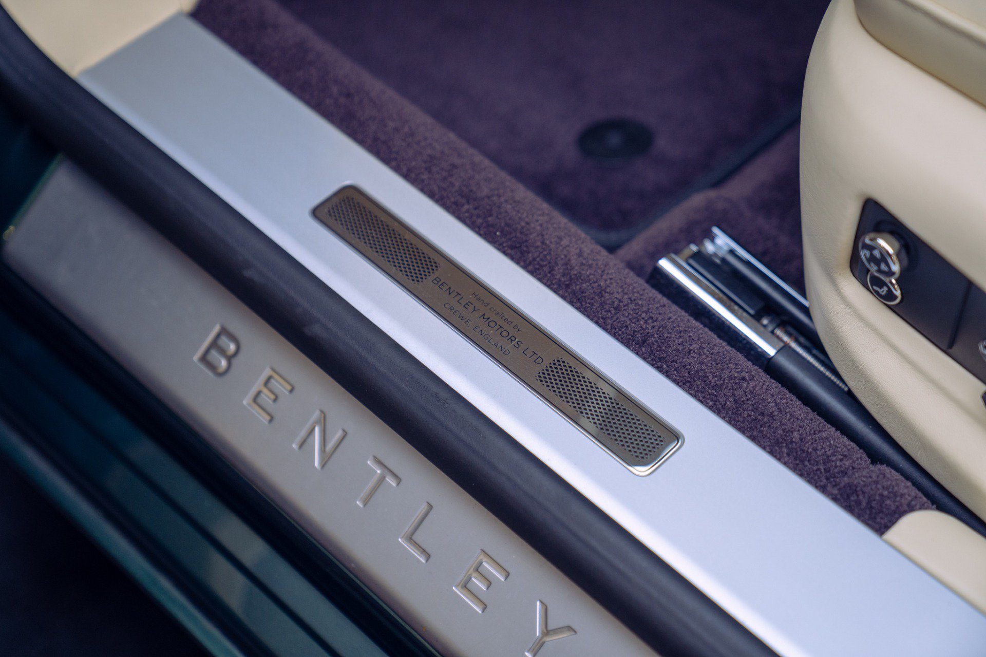 Used 2022 Bentley Flying Spur V8 AWD/4WD image 28