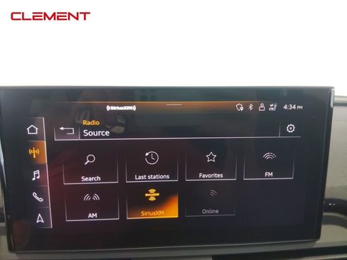 Used 2024 Audi Q5 2.0T Premium w/ Convenience Package image 21