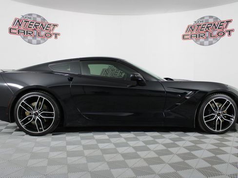 Used 2017 Chevrolet Corvette Stingray Coupe w/ Carbon Flash Badge Package image 8