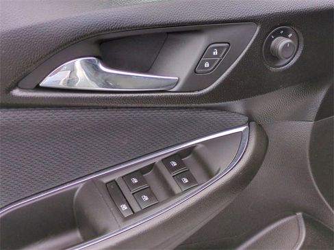 Certified 2018 Chevrolet Cruze LT w/ Sun And Sound Package image 23