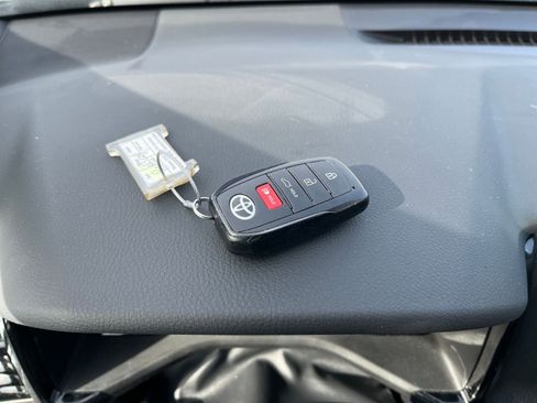 Used 2025 Toyota Camry SE image 20