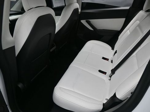 Used 2022 Tesla Model Y Performance AWD/4WD image 26