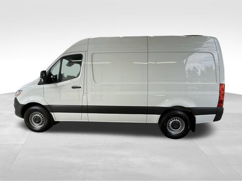 Used 2024 Mercedes-Benz Sprinter 2500 image 10