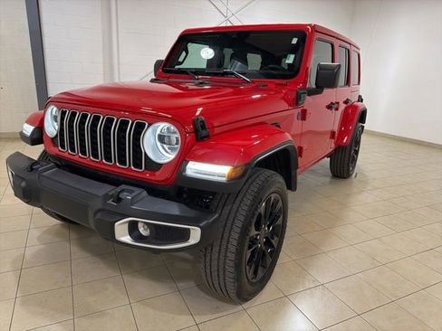 Used 2025 Jeep Wrangler Unlimited Sahara w/ Safety Group AWD/4WD image 2