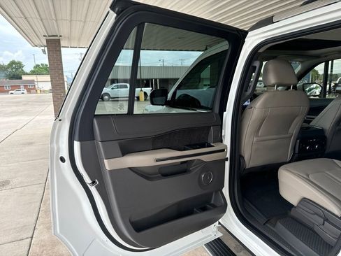Used 2021 Ford Expedition Max Limited AWD/4WD image 21
