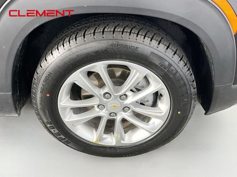 Used 2025 Chevrolet TrailBlazer LS FWD image 36