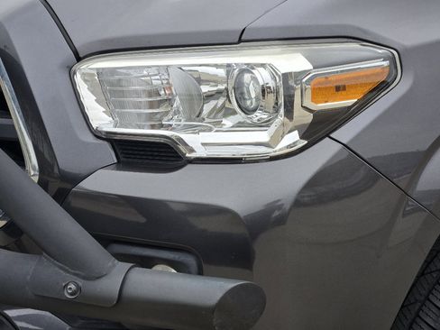 Used 2019 Toyota Tacoma SR5 image 15