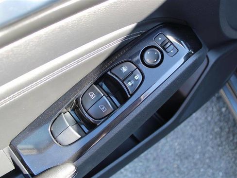 Used 2020 Nissan Altima 2.5 SL FWD image 12