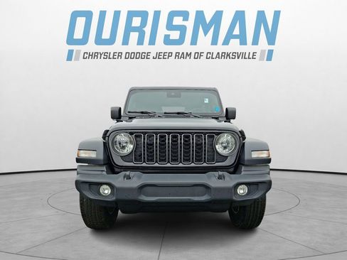 Used 2024 Jeep Wrangler Sport S image 2