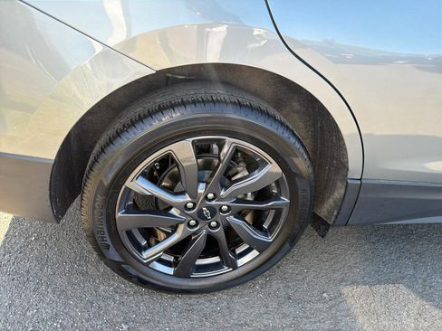 Used 2023 Chevrolet Equinox RS image 5