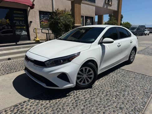 Used 2023 Kia Forte LX FWD image 1