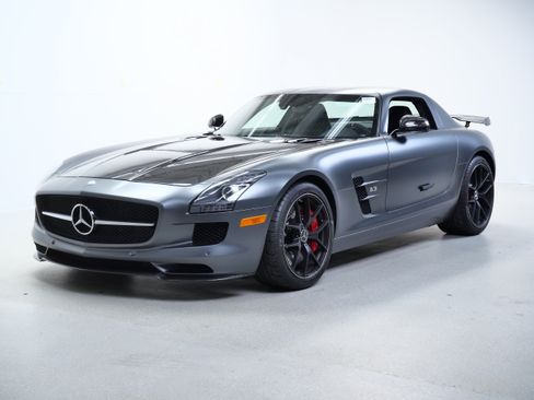 Used 2015 Mercedes-Benz SLS AMG GT Final Edition image 9
