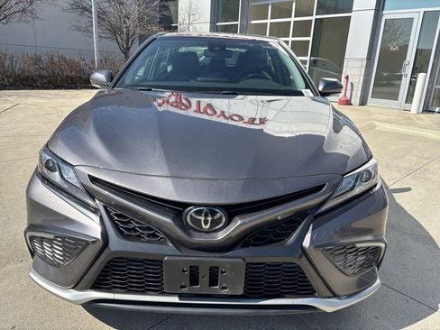 Used 2023 Toyota Camry XSE image 3