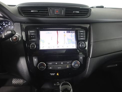 Used 2019 Nissan Rogue SL w/ Premium Package AWD/4WD image 11