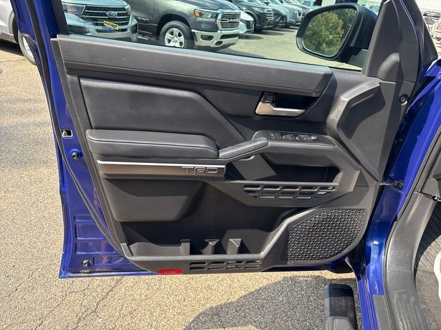 Used 2025 Toyota Tacoma TRD Sport AWD/4WD image 7