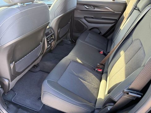 New 2026 Jeep Grand Cherokee Laredo image 9