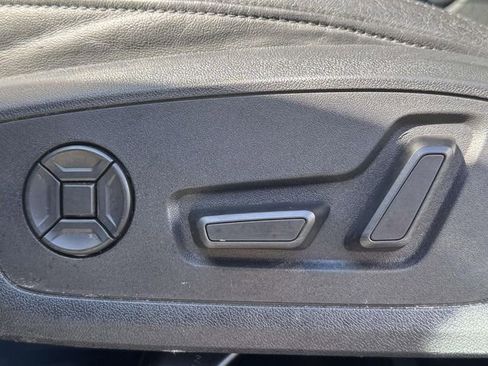 Used 2019 Audi Q3 2.0T Premium w/ Convenience Package image 25