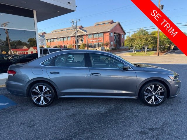 Used 2022 Volkswagen Passat 2.0T SE FWD image 12