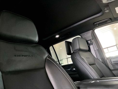 Used 2024 GMC Yukon XL Denali w/ Denali Reserve Package image 25