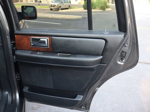 Used 2015 Lincoln Navigator 4WD image 27