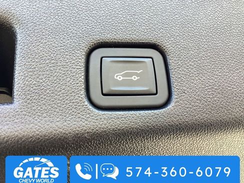 Used 2025 Chevrolet Traverse RS w/ LPO, Floor Liner Package AWD/4WD image 13