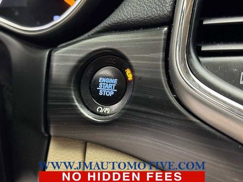 Used 2021 Jeep Grand Cherokee Laredo AWD/4WD image 43