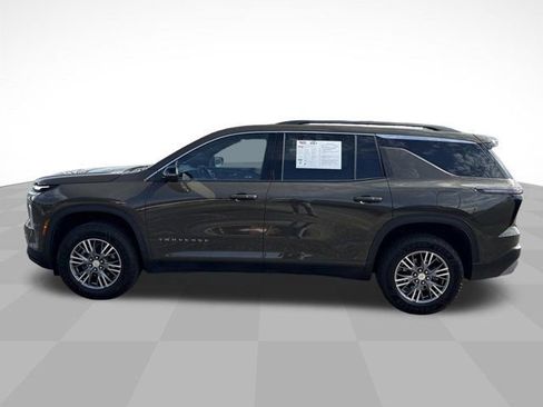 Used 2024 Chevrolet Traverse LT FWD image 4