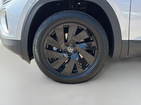 New 2026 Volkswagen Atlas SE FWD image 43