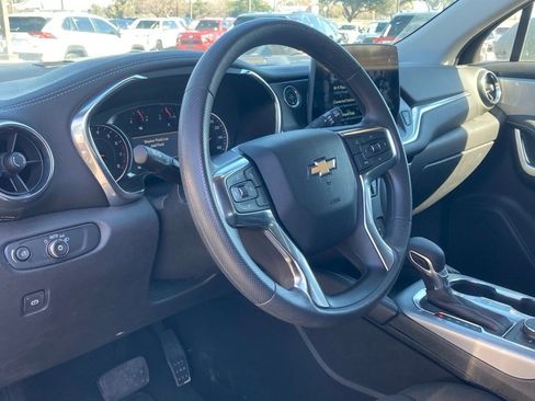 Used 2025 Chevrolet Blazer LT image 8