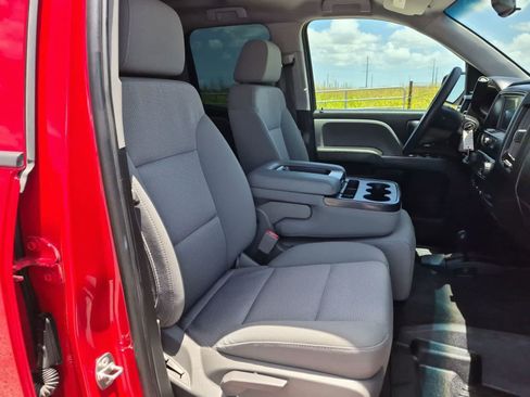 Used 2019 Chevrolet Silverado 1500 Custom w/ Custom Convenience Package AWD/4WD image 25