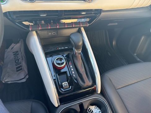 Used 2024 GMC Canyon AT4X w/ AT4X AEV Edition image 28