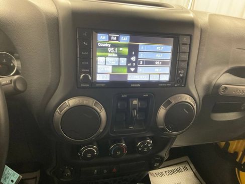 Used 2015 Jeep Wrangler Unlimited Sport w/ Quick Order Package 24S AWD/4WD image 7