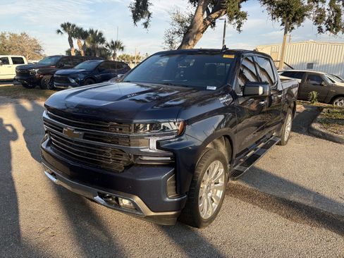 Used 2022 Chevrolet Silverado 1500 High Country w/ Technology Package image 6