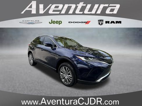 Used 2023 Toyota Venza XLE AWD/4WD image 1