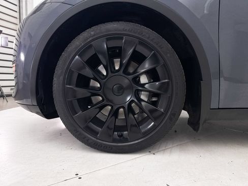 Used 2021 Tesla Model Y Long Range AWD/4WD image 15