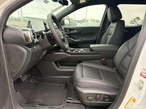 New 2026 Chevrolet Equinox LT w/ Convenience Package II AWD/4WD image 23