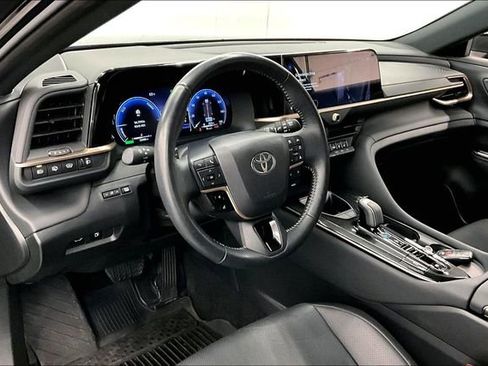 Used 2025 Toyota Crown Signia image 16