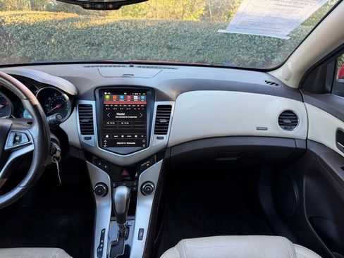 Used 2014 Chevrolet Cruze LT image 30