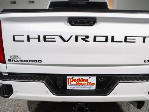 Used 2022 Chevrolet Silverado 2500 LTZ w/ LTZ Plus Package AWD/4WD image 8