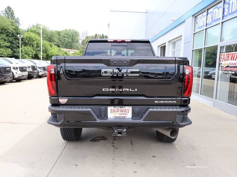 Used 2024 GMC Sierra 2500 Denali Ultimate AWD/4WD image 9