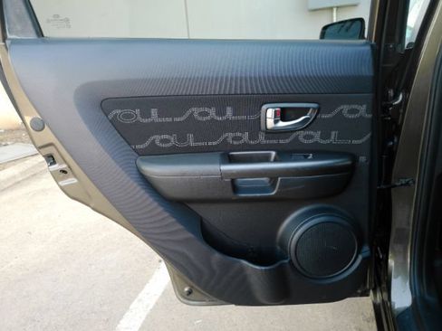 Used 2012 Kia Soul + w/ Audio Pkg FWD image 15